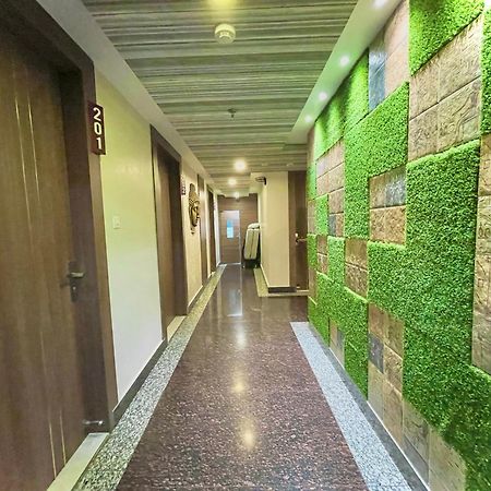 Hotel Kuber Palace: Beachfront Comfort with Temple Proximity Puri Exterior photo