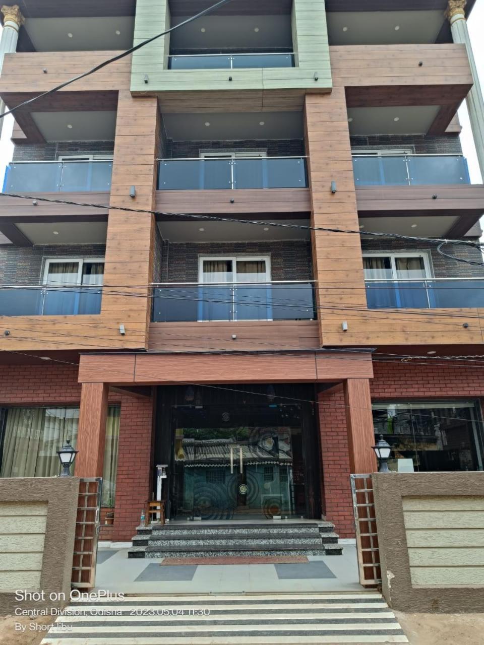 Hotel Kuber Palace: Beachfront Comfort with Temple Proximity Puri Exterior photo