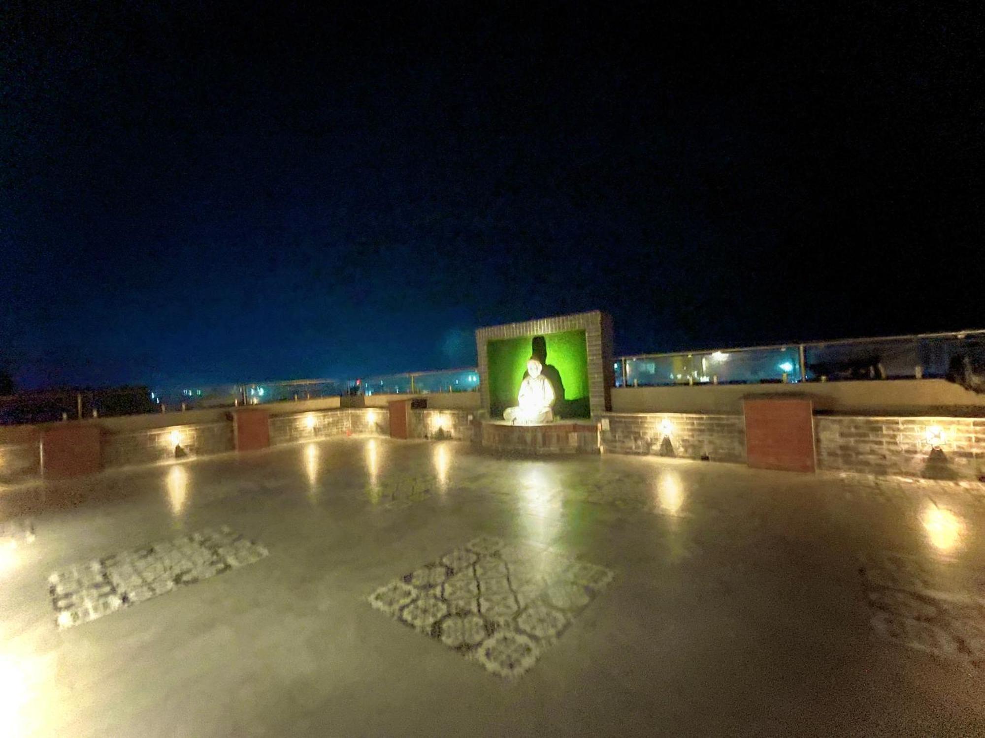 Hotel Kuber Palace: Beachfront Comfort with Temple Proximity Puri Exterior photo