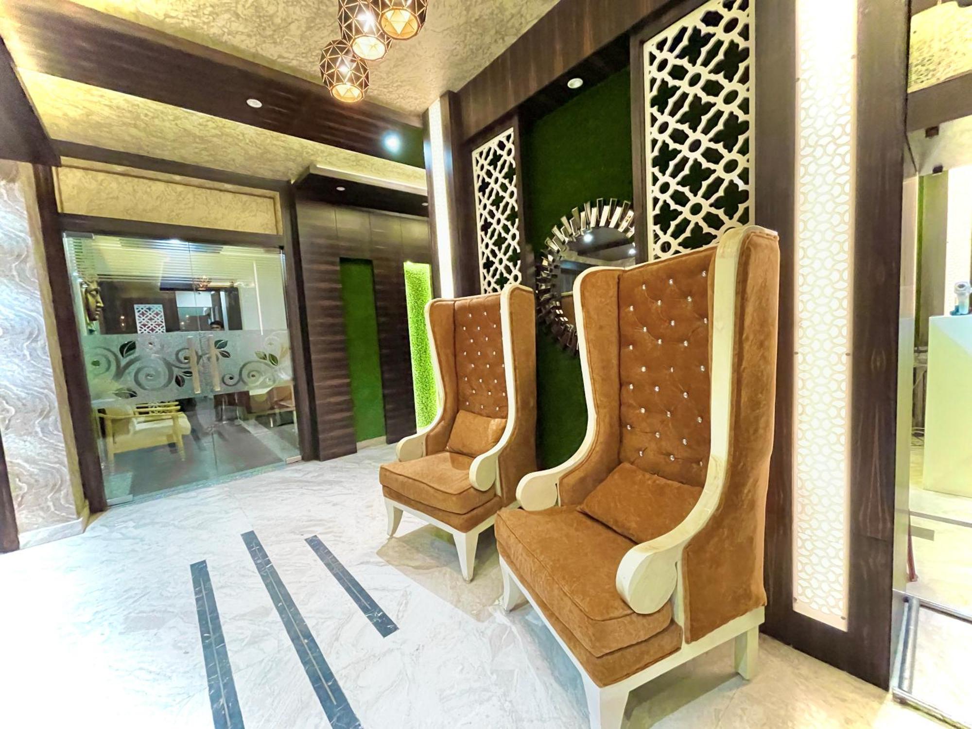Hotel Kuber Palace: Beachfront Comfort with Temple Proximity Puri Exterior photo