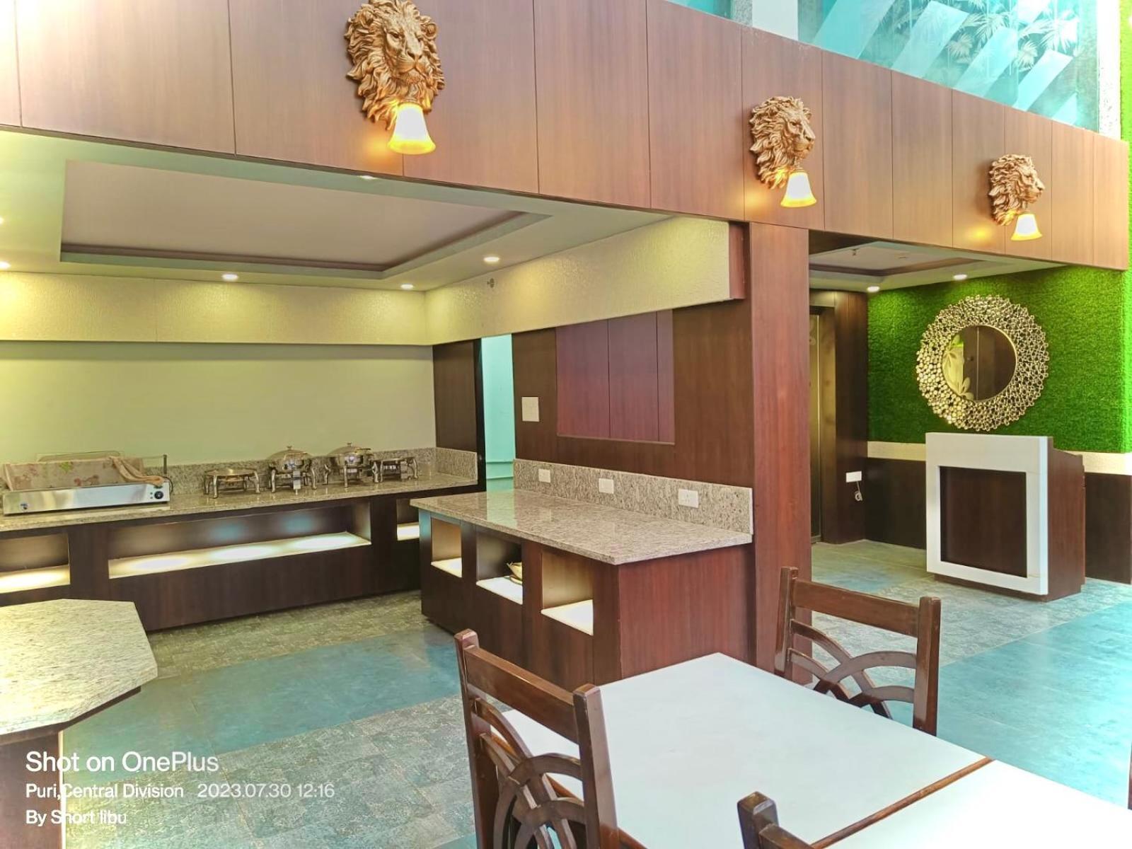 Hotel Kuber Palace: Beachfront Comfort with Temple Proximity Puri Exterior photo
